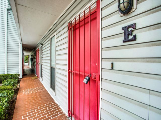 1300 Fairview Avenue E, Houston, TX 77006