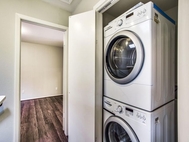 1300 Fairview Avenue E, Houston, TX 77006