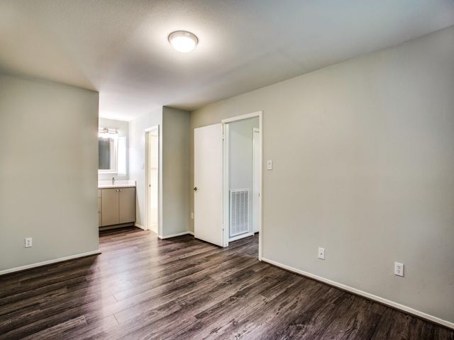 1300 Fairview Avenue E, Houston, TX 77006