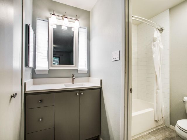 1300 Fairview Avenue E, Houston, TX 77006