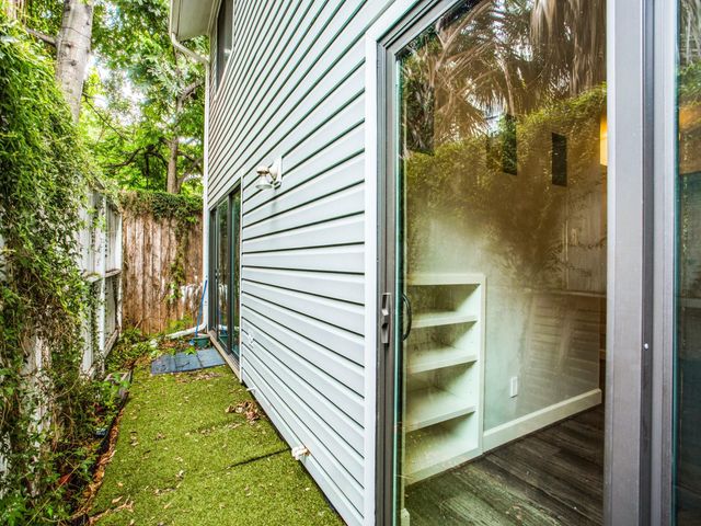 1300 Fairview Avenue E, Houston, TX 77006