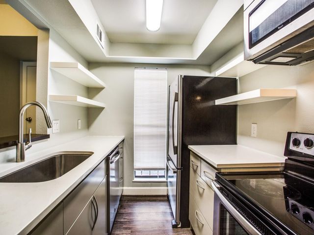 1300 Fairview Avenue E, Houston, TX 77006