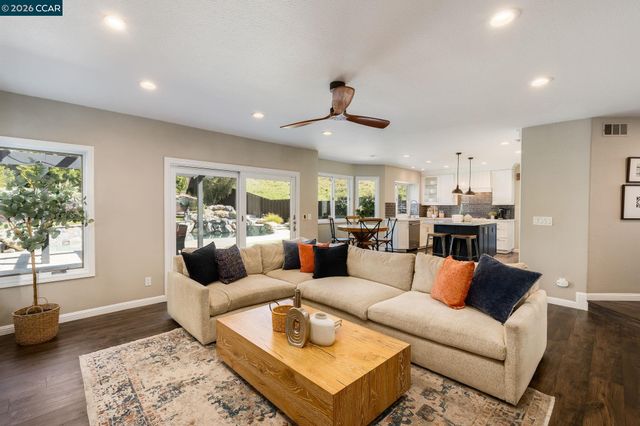 92 Hillview Dr, Danville, CA 94506