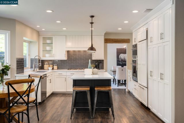 92 Hillview Dr, Danville, CA 94506