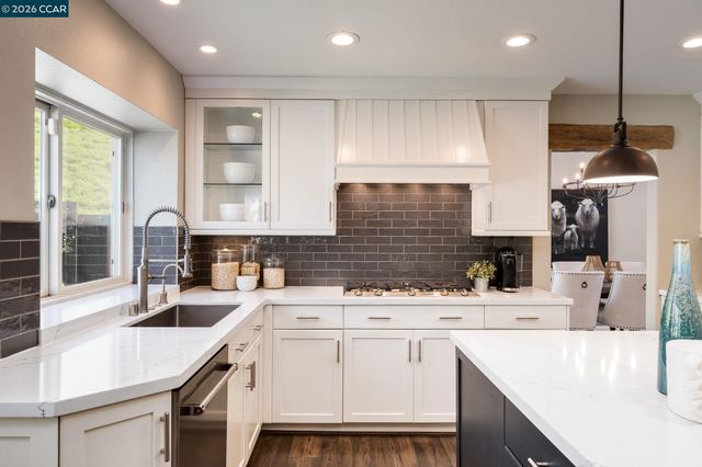 92 Hillview Dr, Danville, CA 94506