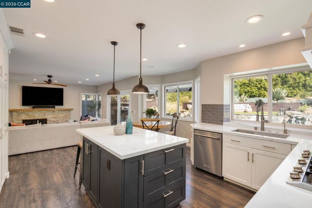 92 Hillview Dr, Danville, CA 94506