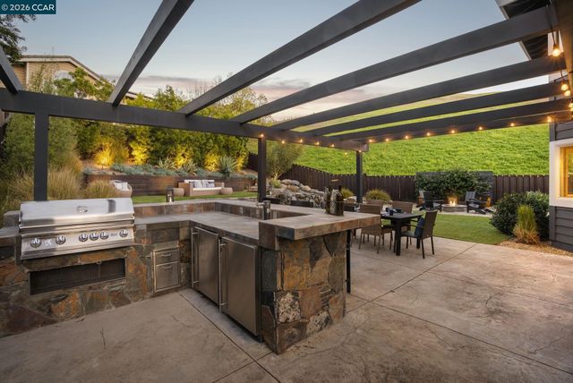 92 Hillview Dr, Danville, CA 94506