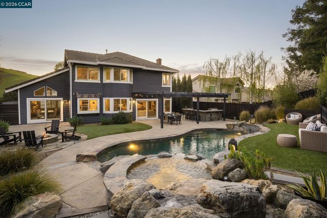 92 Hillview Dr, Danville, CA 94506