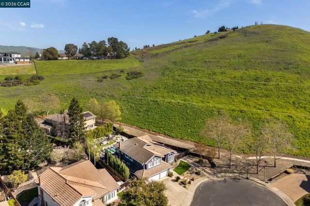 92 Hillview Dr, Danville, CA 94506