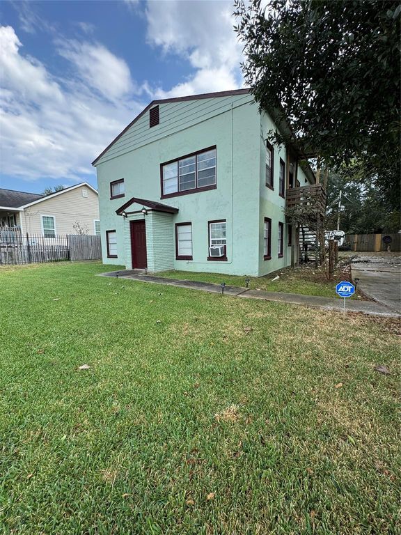 2918 46th Street 1, Dickinson, TX 77539