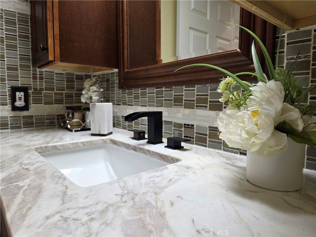 Image 26 of property listing at 14344 Foothill 501, Sylmar, CA 91342