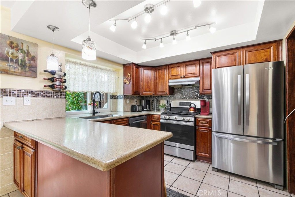 Image 4 of property listing at 14344 Foothill 501, Sylmar, CA 91342