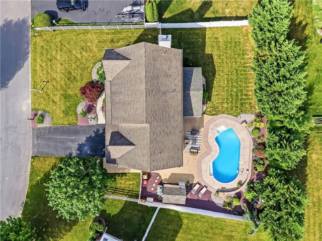 205 North Timothy Trail, Forks Twp, PA 18040
