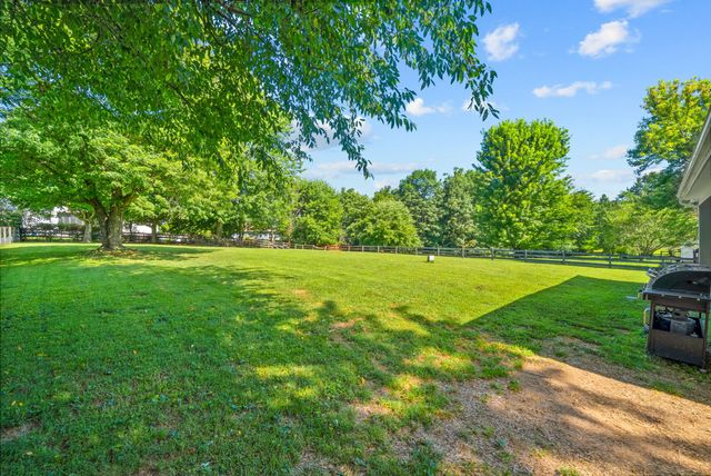 2466 Artie Manning Rd, Clarksville, TN 37042
