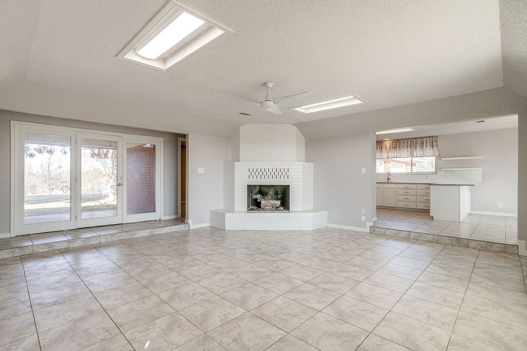 407 Llano Court, Weatherford, TX 76087 — photo 4