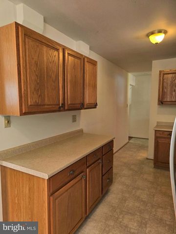 18 PEARSON DR, Newark, DE 19713