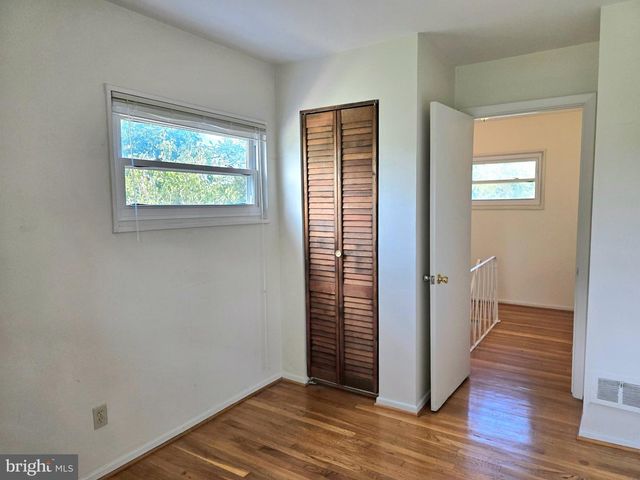18 PEARSON DR, Newark, DE 19713
