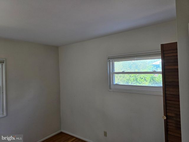 18 PEARSON DR, Newark, DE 19713