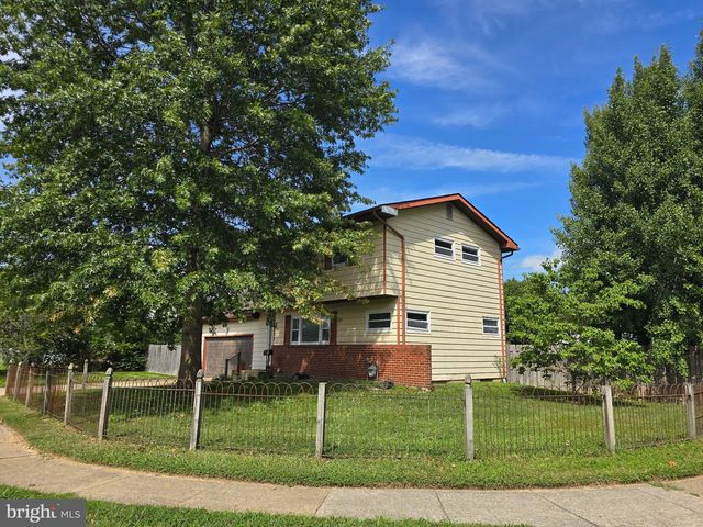 18 PEARSON DR, Newark, DE 19713
