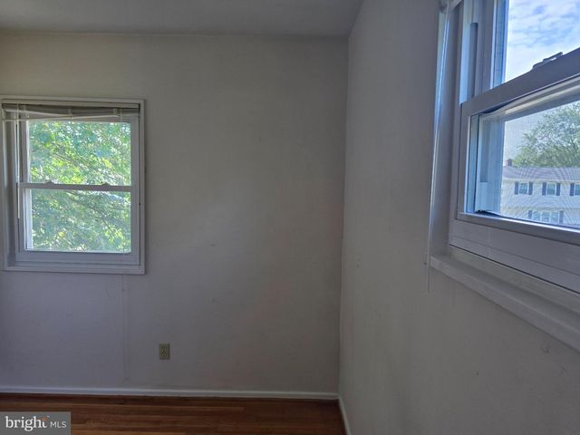 18 PEARSON DR, Newark, DE 19713