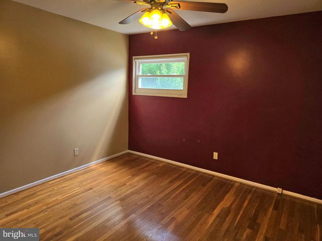18 PEARSON DR, Newark, DE 19713