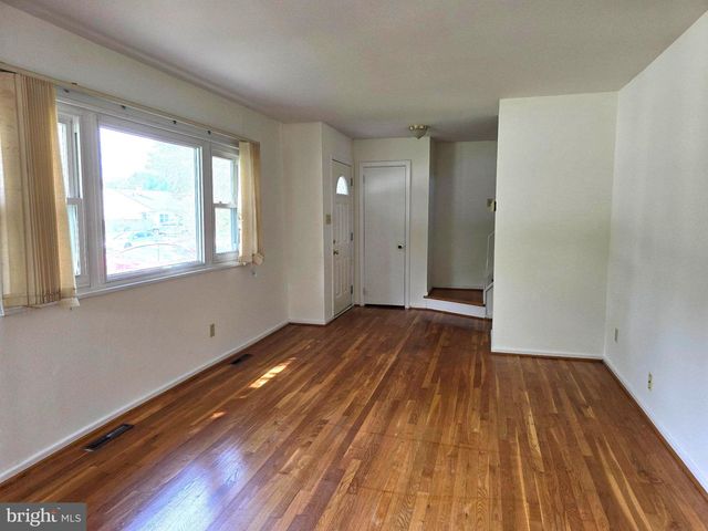 18 PEARSON DR, Newark, DE 19713