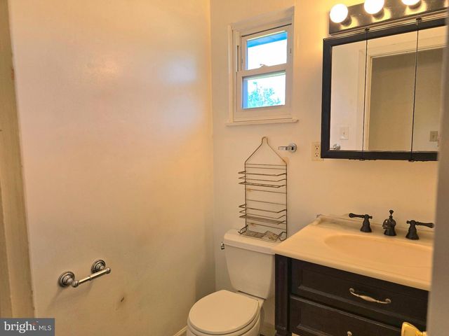 18 PEARSON DR, Newark, DE 19713
