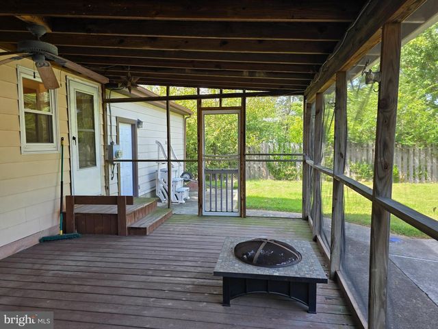 18 PEARSON DR, Newark, DE 19713