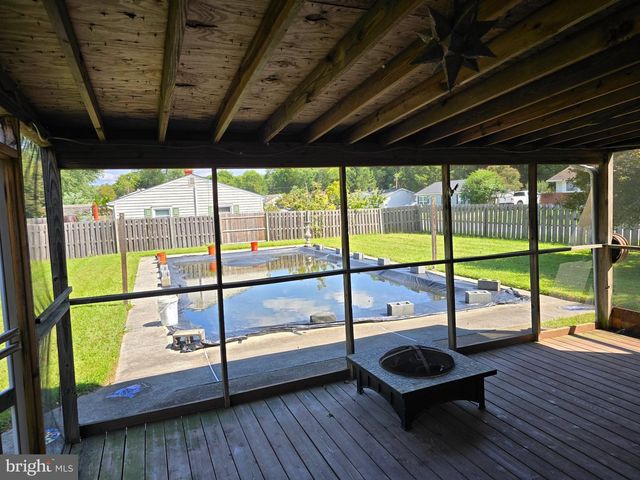 18 PEARSON DR, Newark, DE 19713