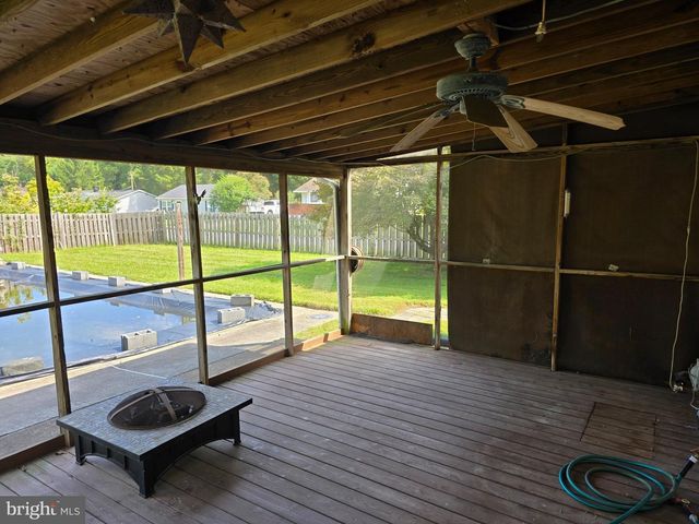18 PEARSON DR, Newark, DE 19713