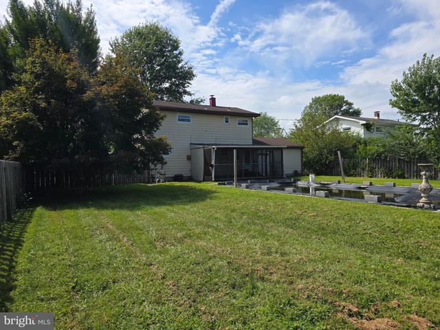 18 PEARSON DR, Newark, DE 19713