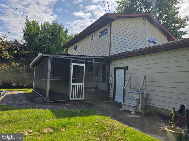18 PEARSON DR, Newark, DE 19713