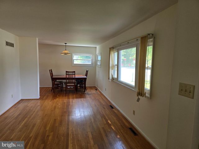 18 PEARSON DR, Newark, DE 19713