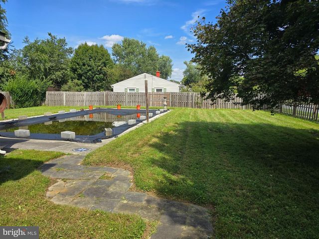 18 PEARSON DR, Newark, DE 19713