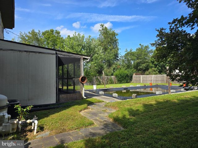 18 PEARSON DR, Newark, DE 19713