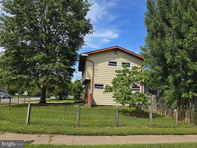 18 PEARSON DR, Newark, DE 19713