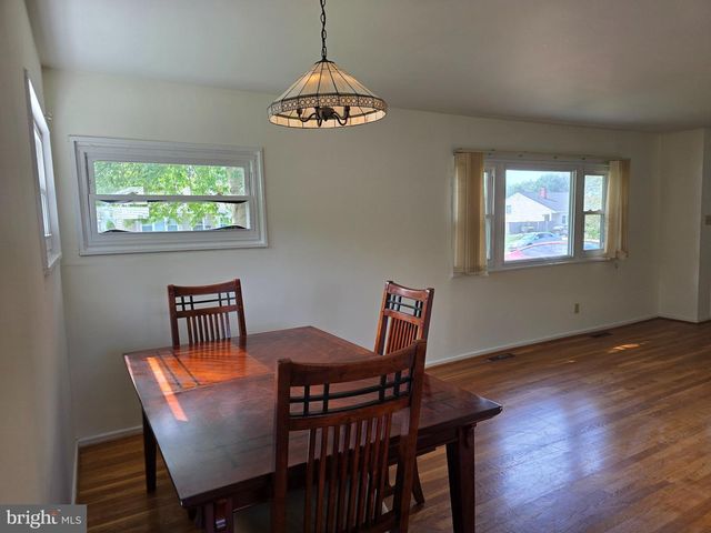 18 PEARSON DR, Newark, DE 19713