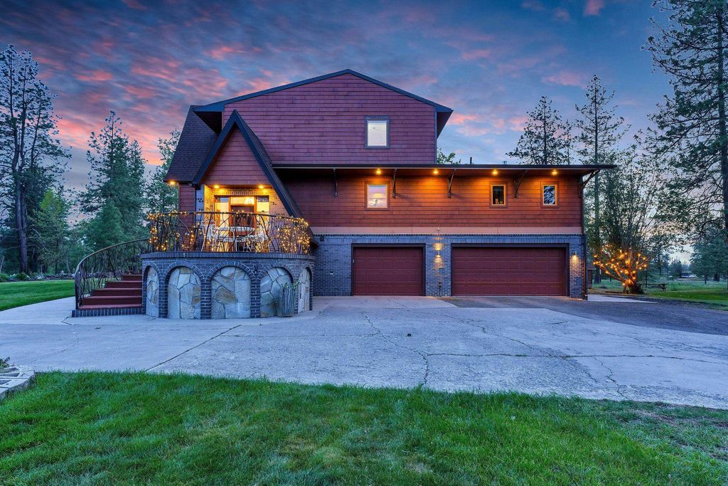 16615 W Stoughton Rd, Cheney, WA 99004