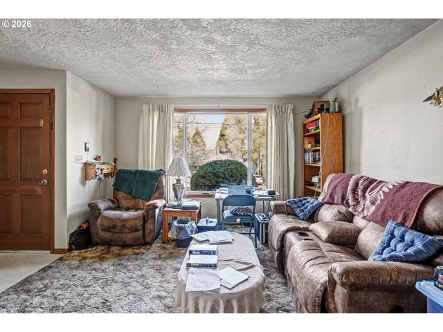 -1 VISTA Ave Se, Salem, OR 97302