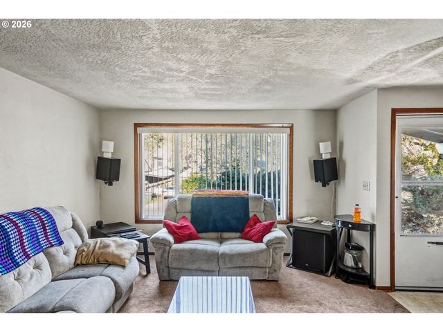 -1 VISTA Ave Se, Salem, OR 97302