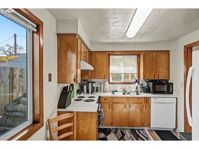 -1 VISTA Ave Se, Salem, OR 97302