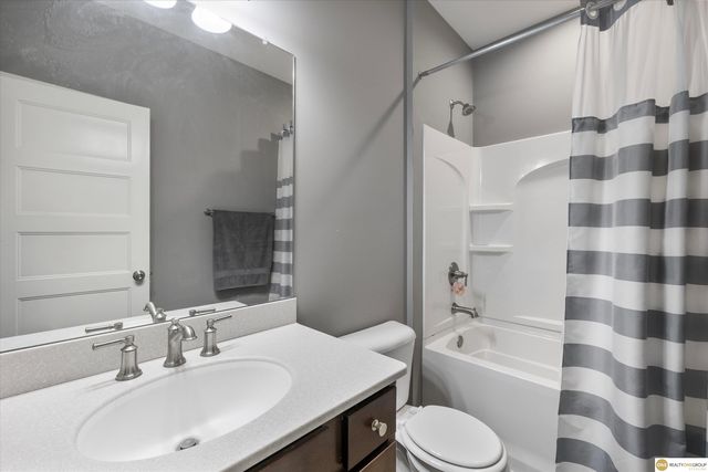 3806 S 205th Street, Elkhorn, NE 68022