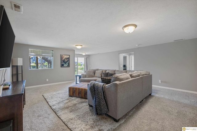 3806 S 205th Street, Elkhorn, NE 68022