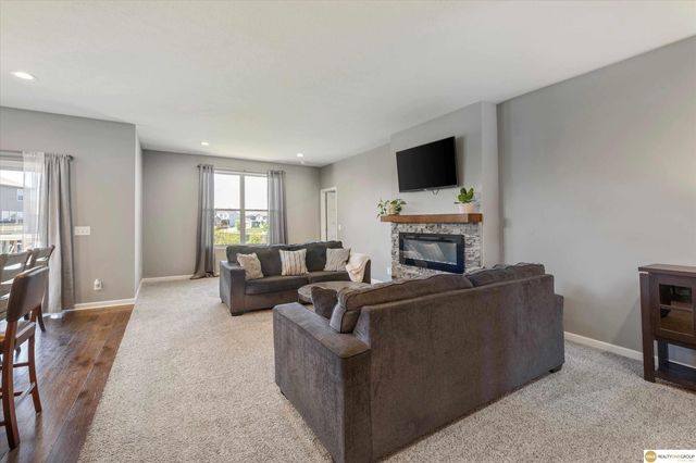 3806 S 205th Street, Elkhorn, NE 68022