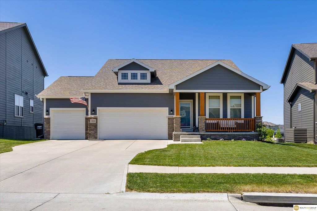3806 S 205th Street, Elkhorn, NE 68022