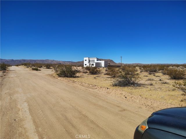 2681 Sunburst Avenue, Joshua Tree, CA 92252