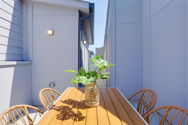 2805 Weisenberger Street 502, Fort Worth, TX 76107