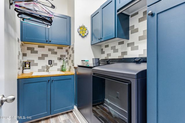 246 ATLAS Drive, Jacksonville, FL 32092