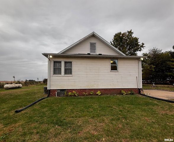 593 Knox Rd 2000 N Road, Wataga, IL 61488