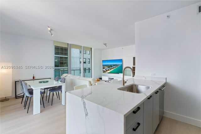 3470 E Coast Ave H1711, Miami, FL 33137